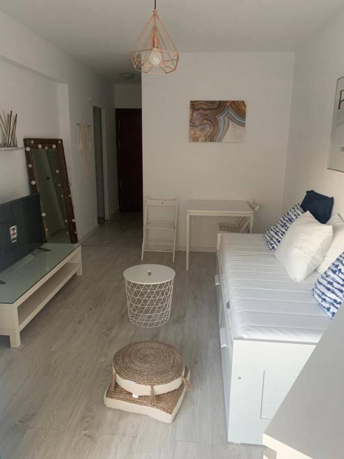 Acogedor Estudio En Primera Linea De Playa Benalmadena Exterior photo